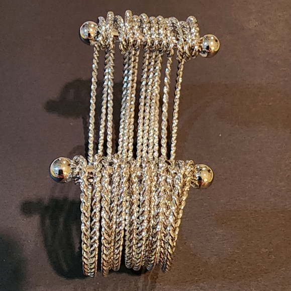 NWOT Vintage Shiny Silvertone Bangle Cuff Bracelet - Picture 4 of 5